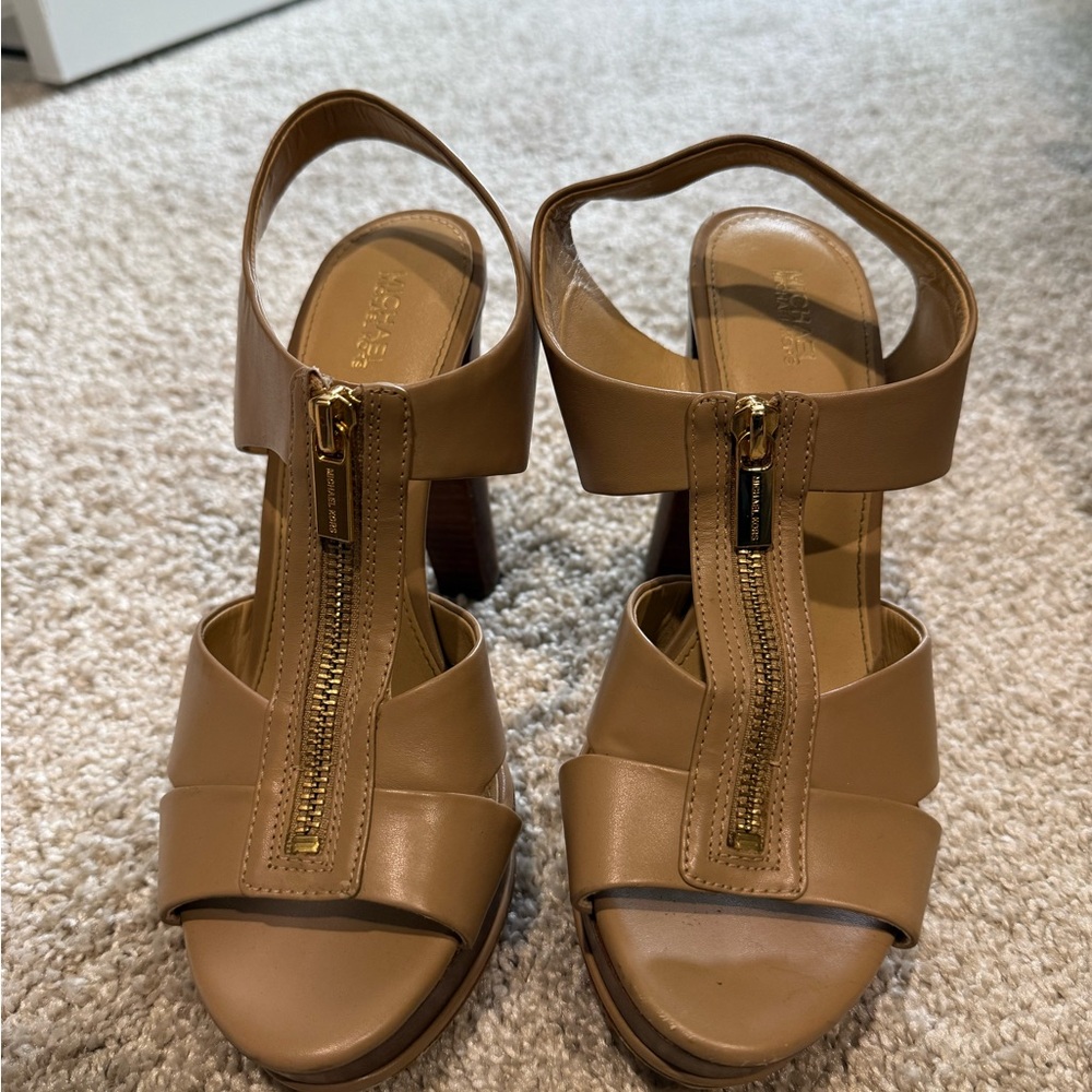 Michael Kors Beige Leather Heels with Gold Zipper